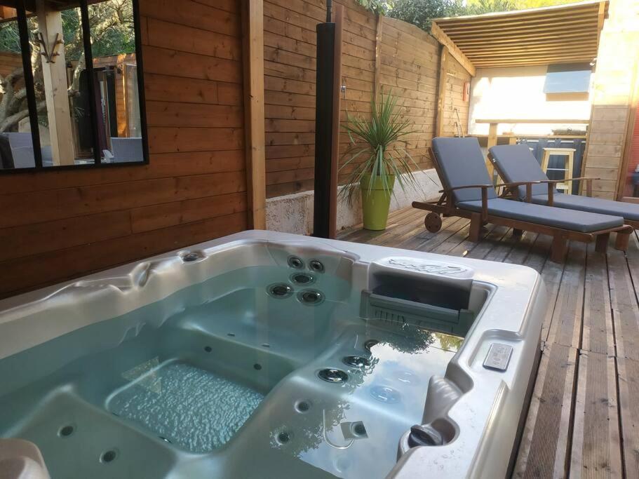 Apartamento Studio Jacuzzi Prive A 8 Min A Pied De La Plage La Ciotat Exterior foto